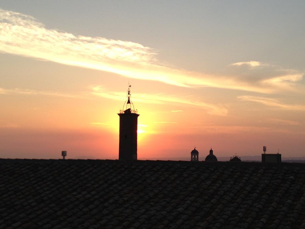 Clockwise Viterbo